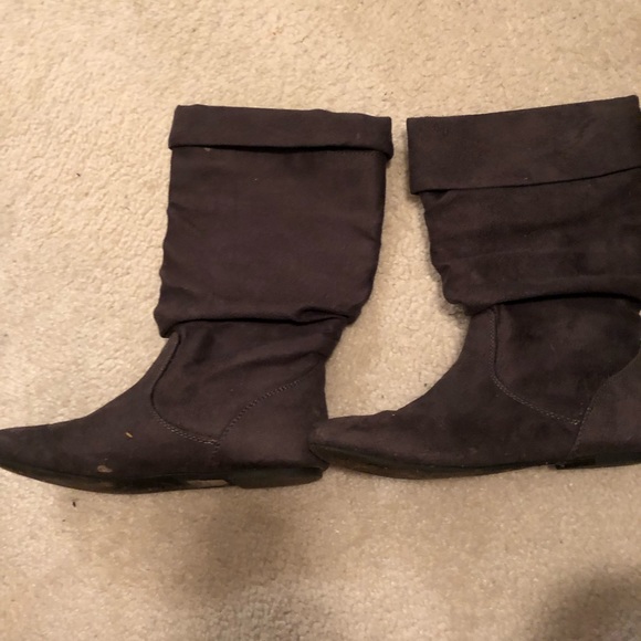 Suede boots - Picture 1 of 3